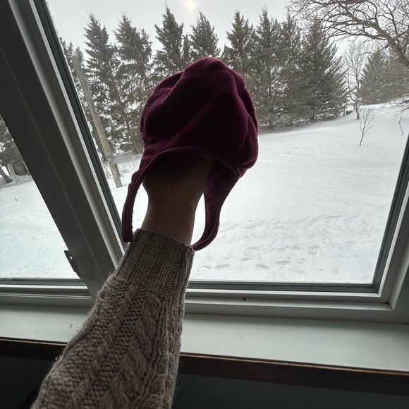 OshKosh B'gosh Magenta Fleece Hat - Picture 3 of 3